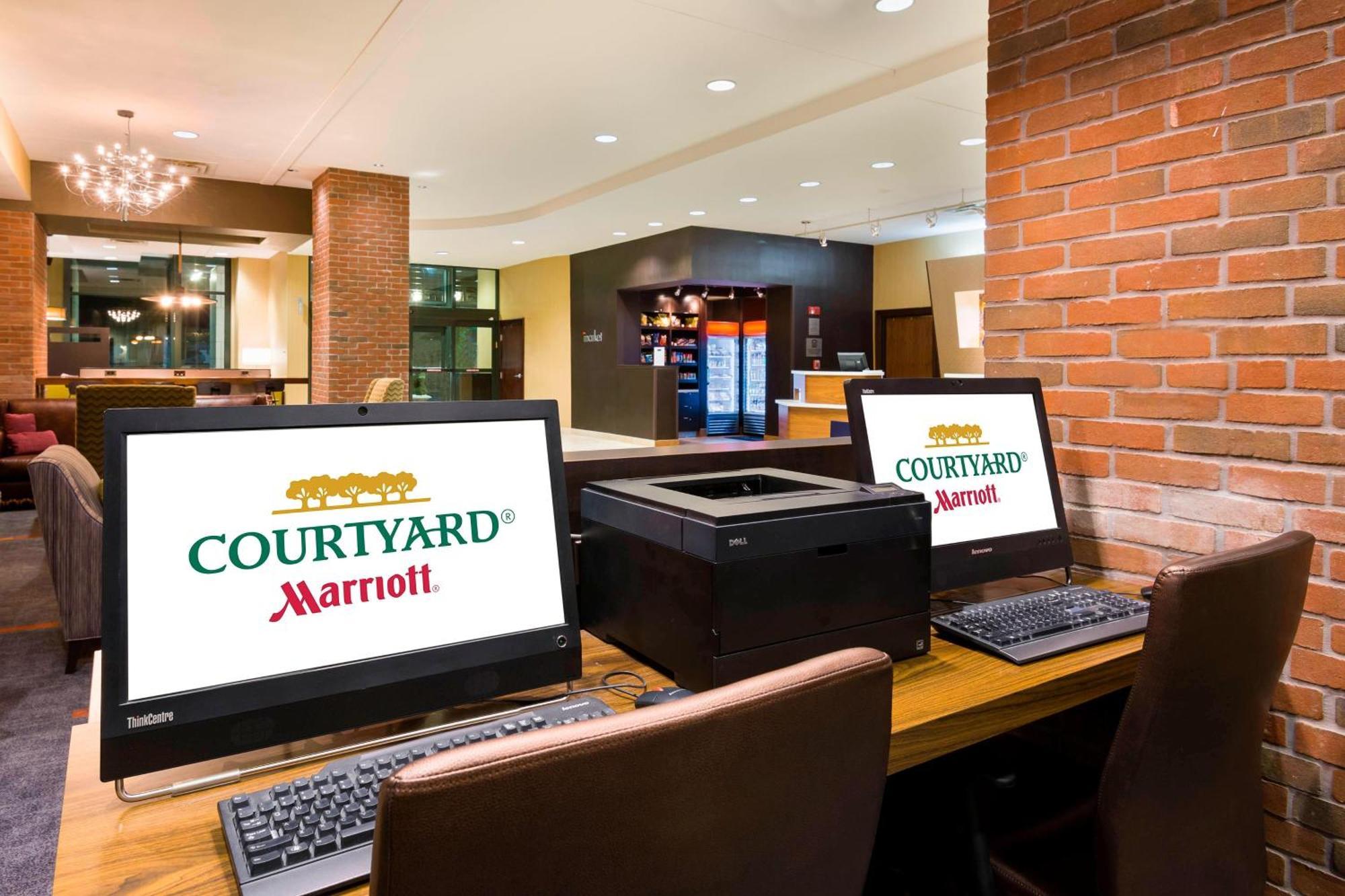Courtyard By Marriott Little Rock Downtown Hotel Екстериор снимка