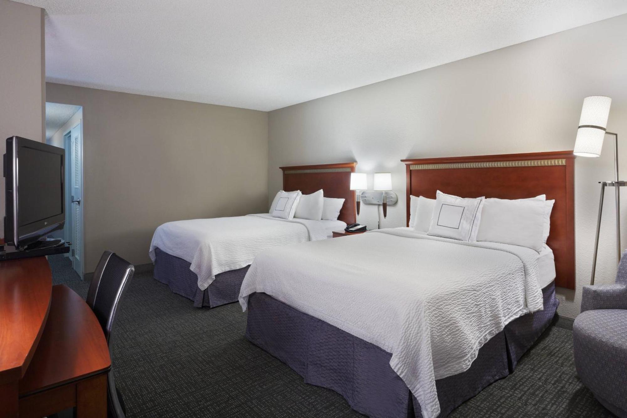 Courtyard By Marriott Little Rock Downtown Hotel Екстериор снимка