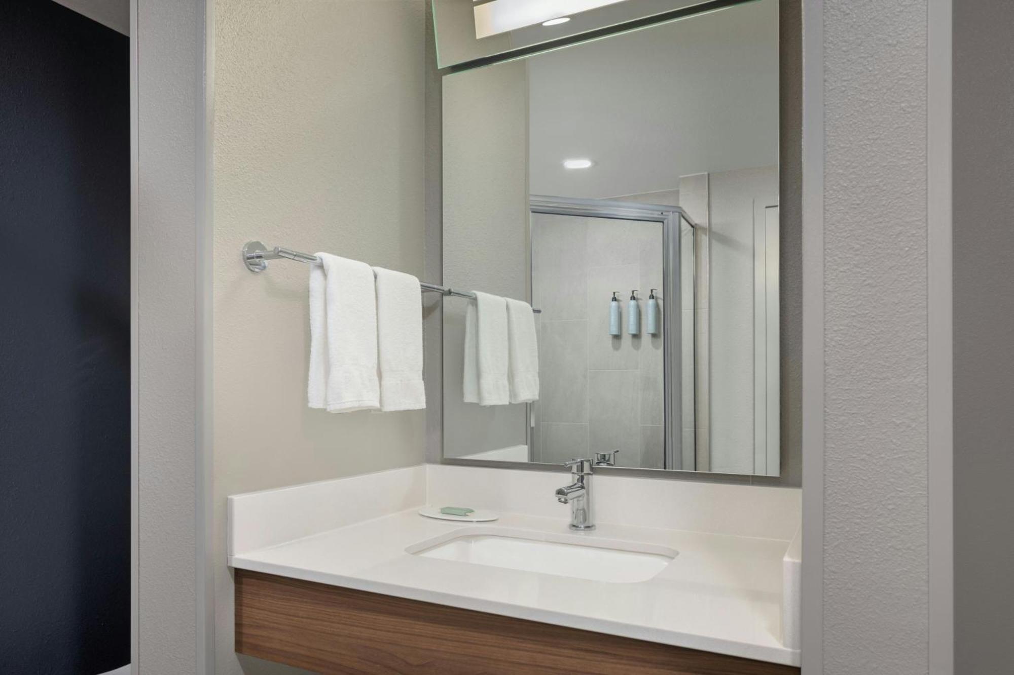 Courtyard By Marriott Little Rock Downtown Hotel Екстериор снимка