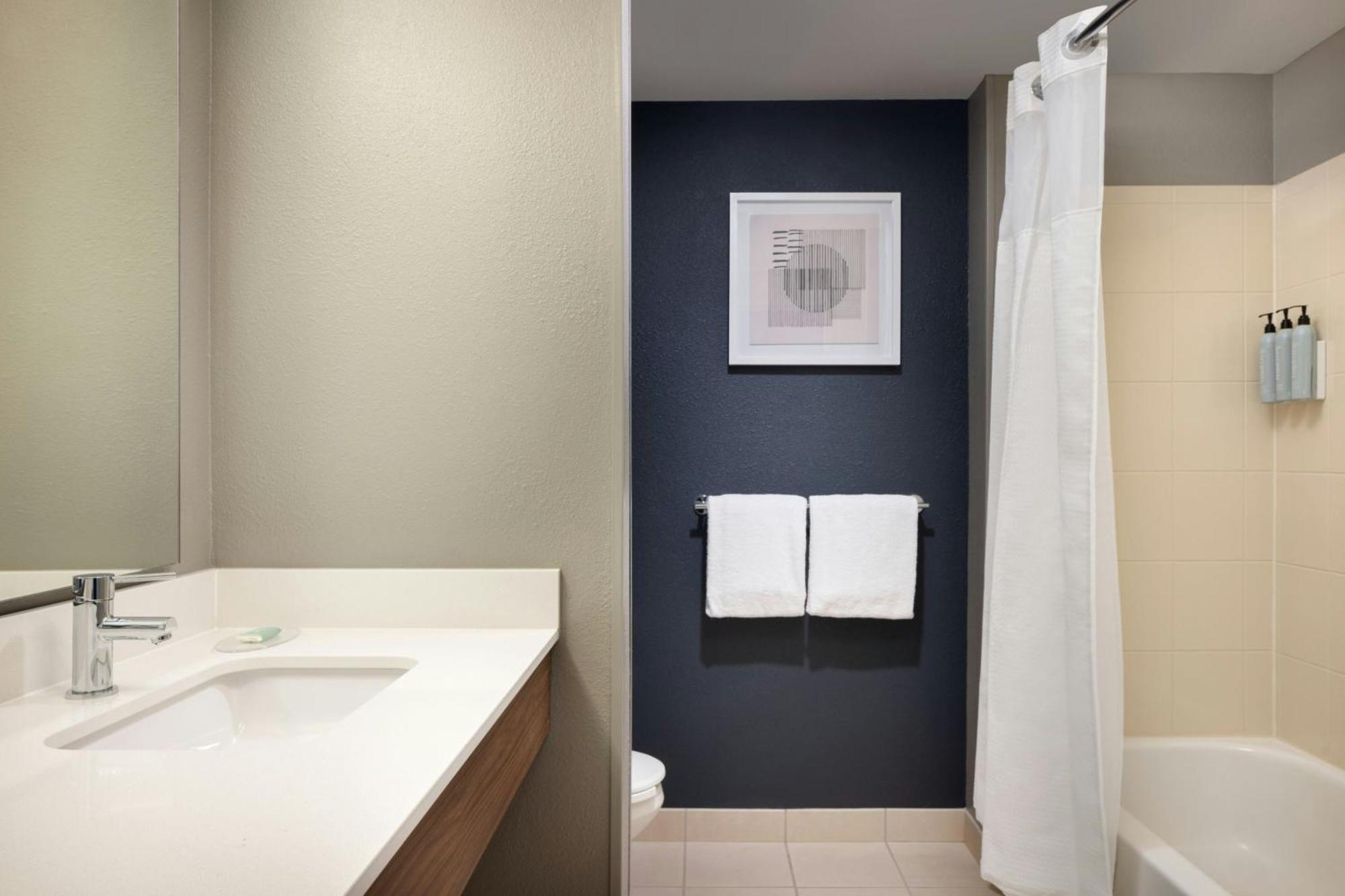 Courtyard By Marriott Little Rock Downtown Hotel Екстериор снимка