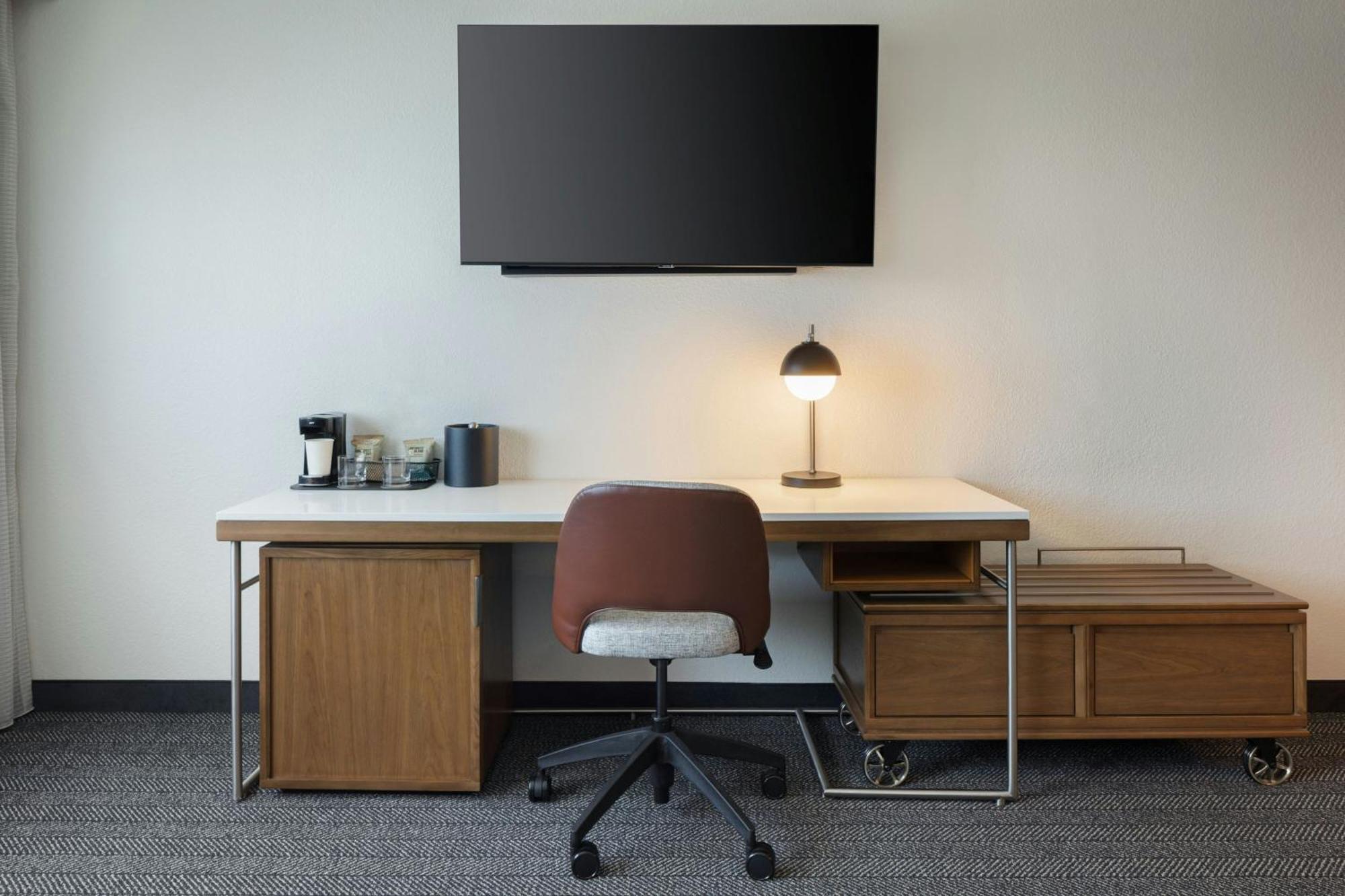 Courtyard By Marriott Little Rock Downtown Hotel Екстериор снимка