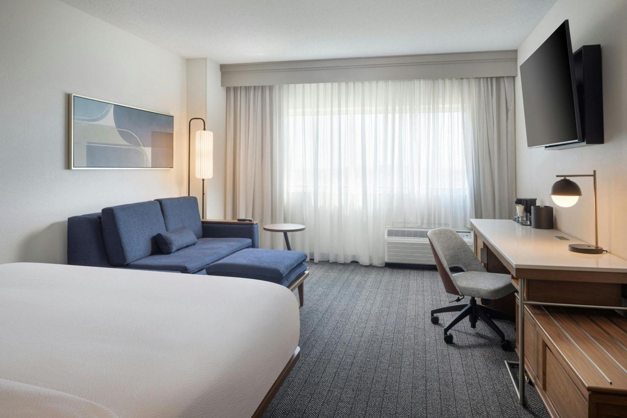 Courtyard By Marriott Little Rock Downtown Hotel Екстериор снимка